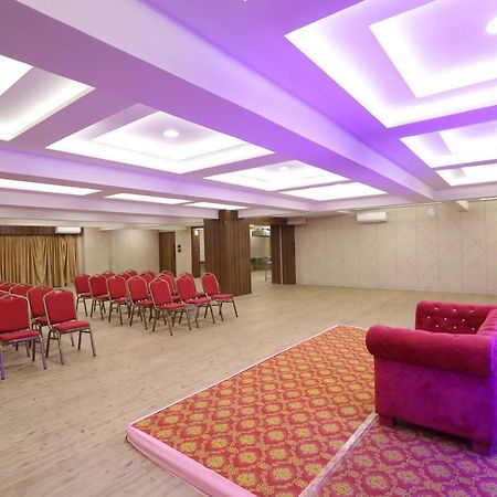 Hotel Privya Rooms And Banquet 수라트 외부 사진