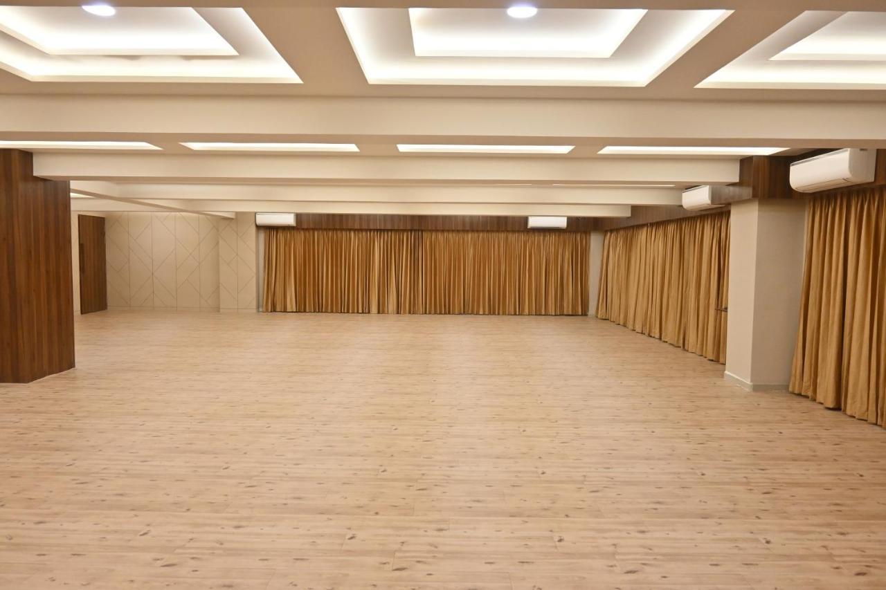 Hotel Privya Rooms And Banquet 수라트 외부 사진