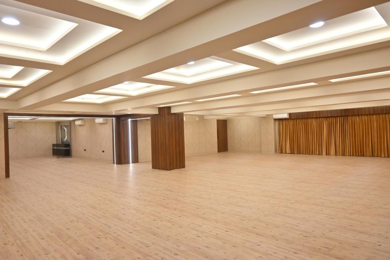 Hotel Privya Rooms And Banquet 수라트 외부 사진