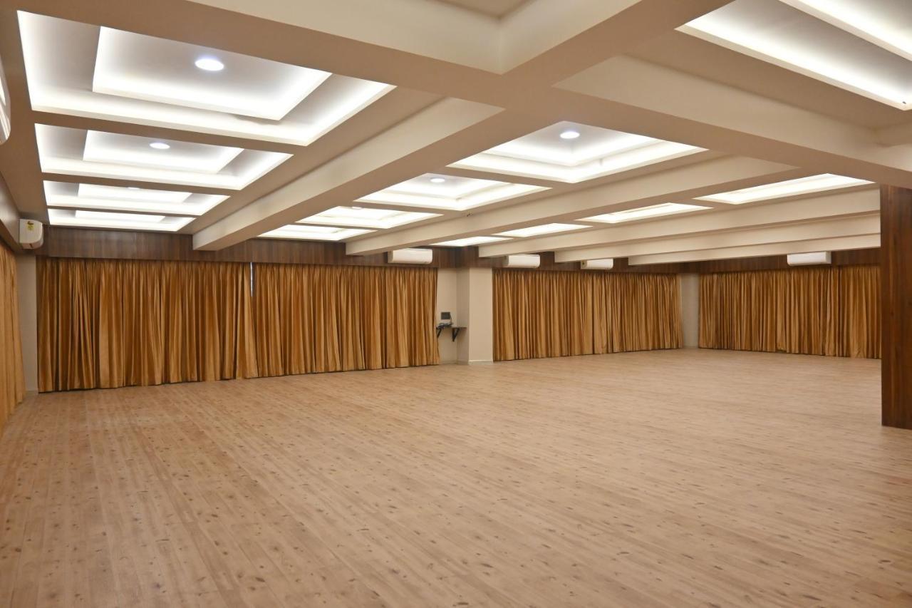 Hotel Privya Rooms And Banquet 수라트 외부 사진