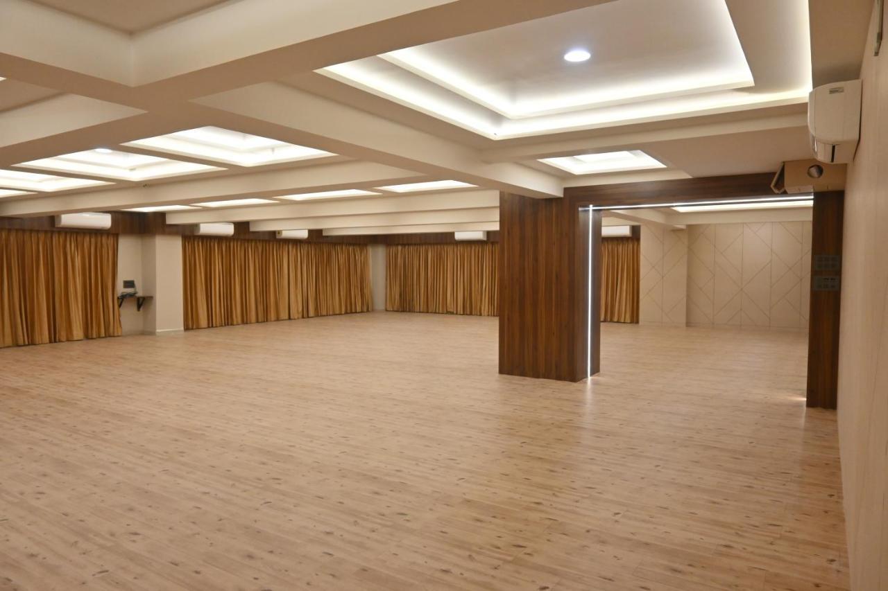 Hotel Privya Rooms And Banquet 수라트 외부 사진