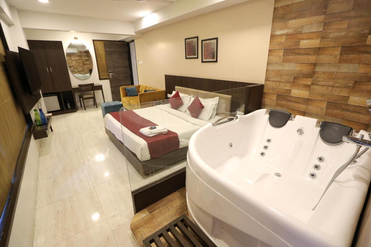Hotel Privya Rooms And Banquet 수라트 외부 사진