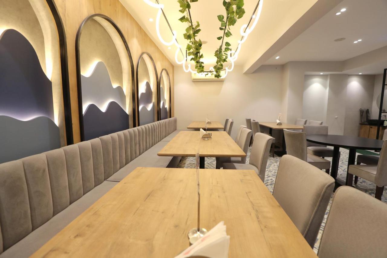 Hotel Privya Rooms And Banquet 수라트 외부 사진