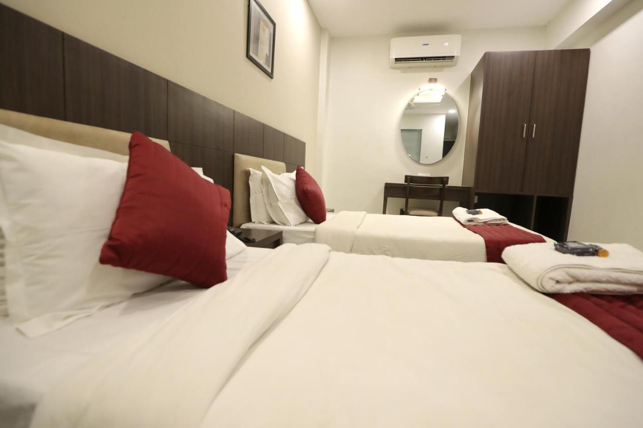Hotel Privya Rooms And Banquet 수라트 외부 사진