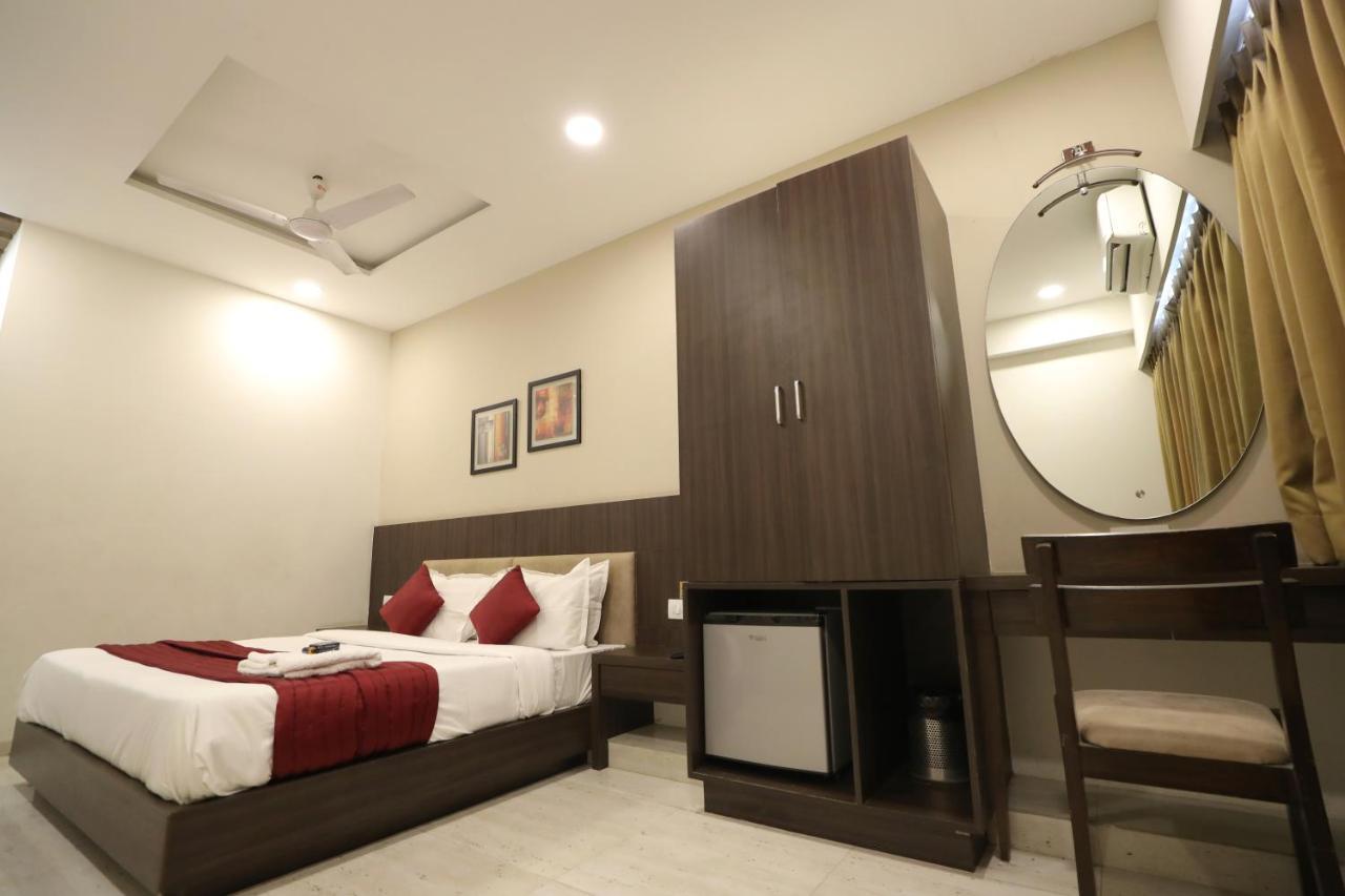 Hotel Privya Rooms And Banquet 수라트 외부 사진