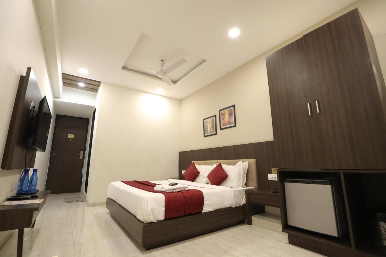 Hotel Privya Rooms And Banquet 수라트 외부 사진